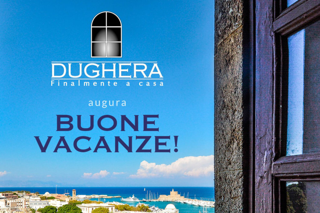 Finestra con panorama su mare e scritta buone vacanze per indicare la chiusura ferie estive Dughera Serramenti